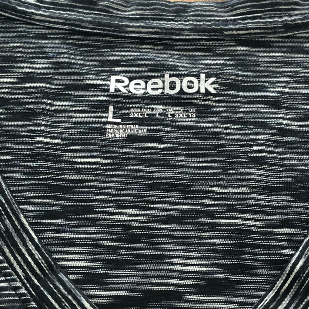**SOLD**Reebok V Neck Workout Shirt Large - Picture 3 of 6